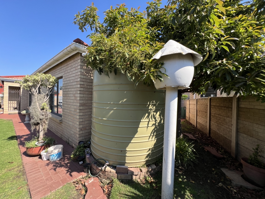 3 Bedroom Property for Sale in Jeffreys Bay Central Eastern Cape